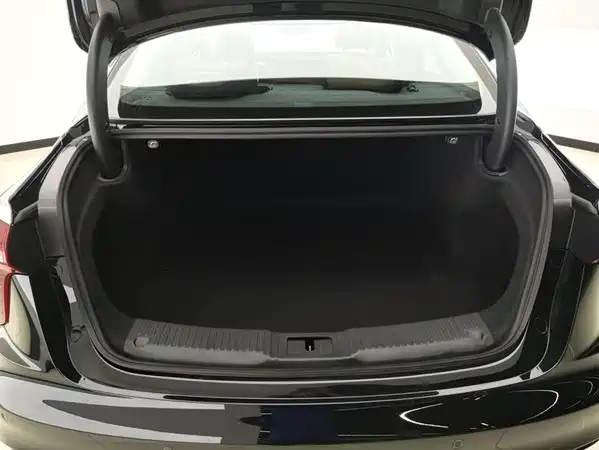 Hongqi H5 PHEV 2025