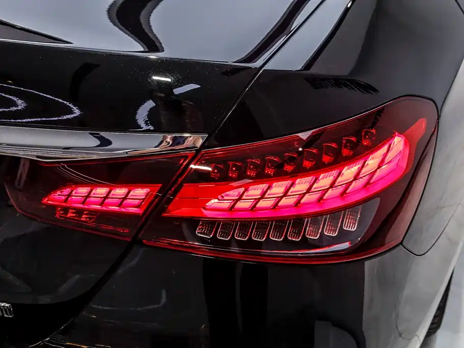 Mercedes-Benz E-Class 2022 — фото 21