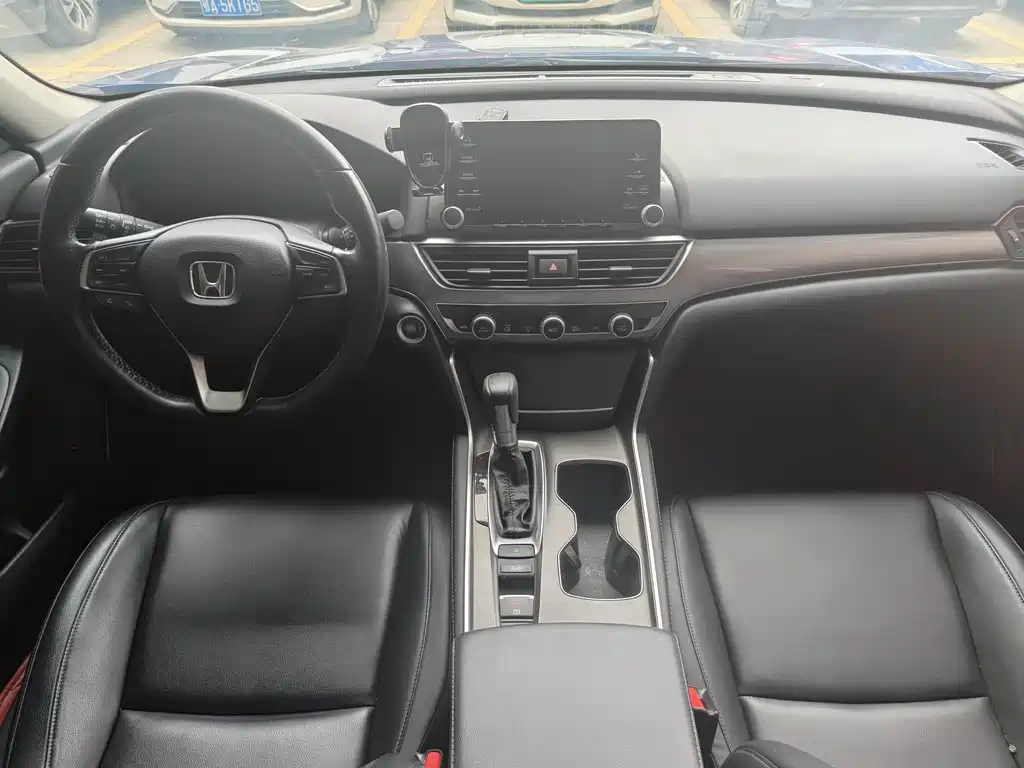 Honda Accord 2020 — фото 8