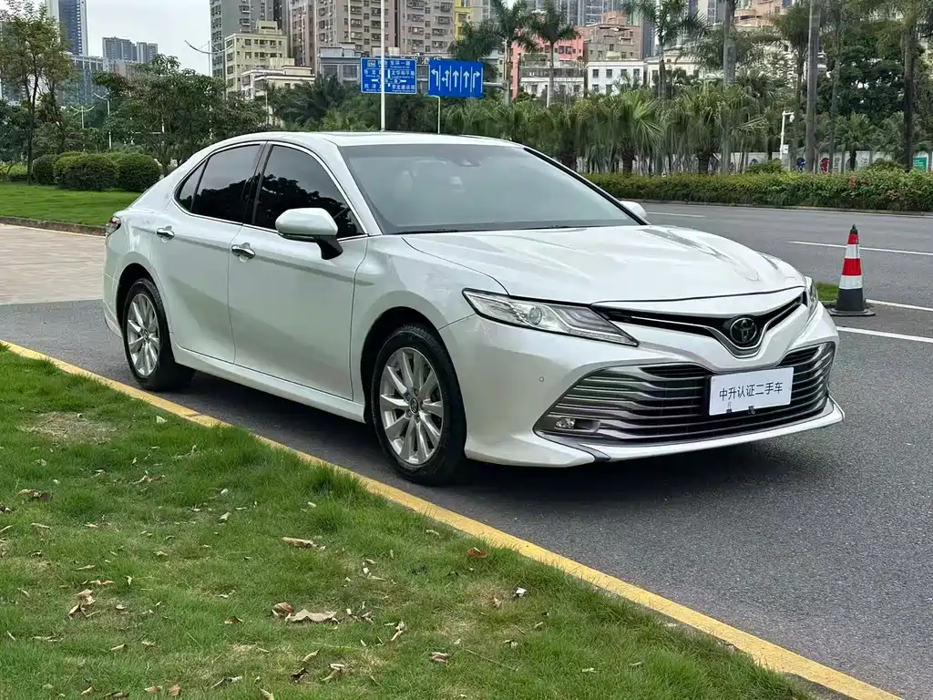 Toyota Camry 2020 — фото 3