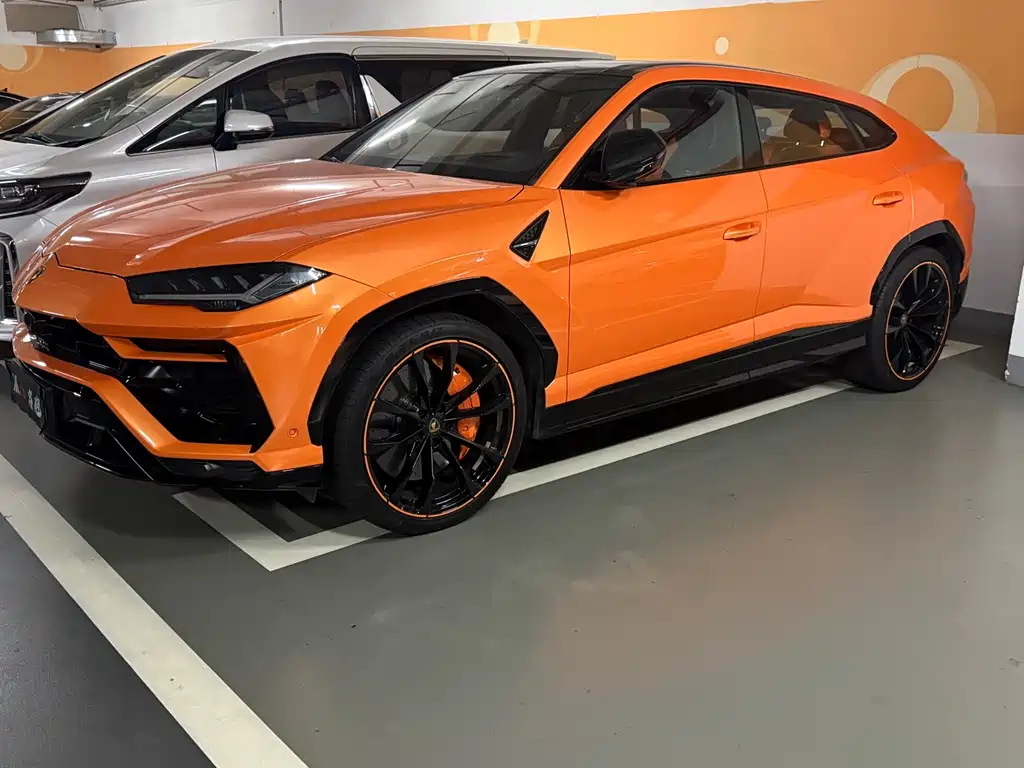 Lamborghini Urus 2023 — фото 8