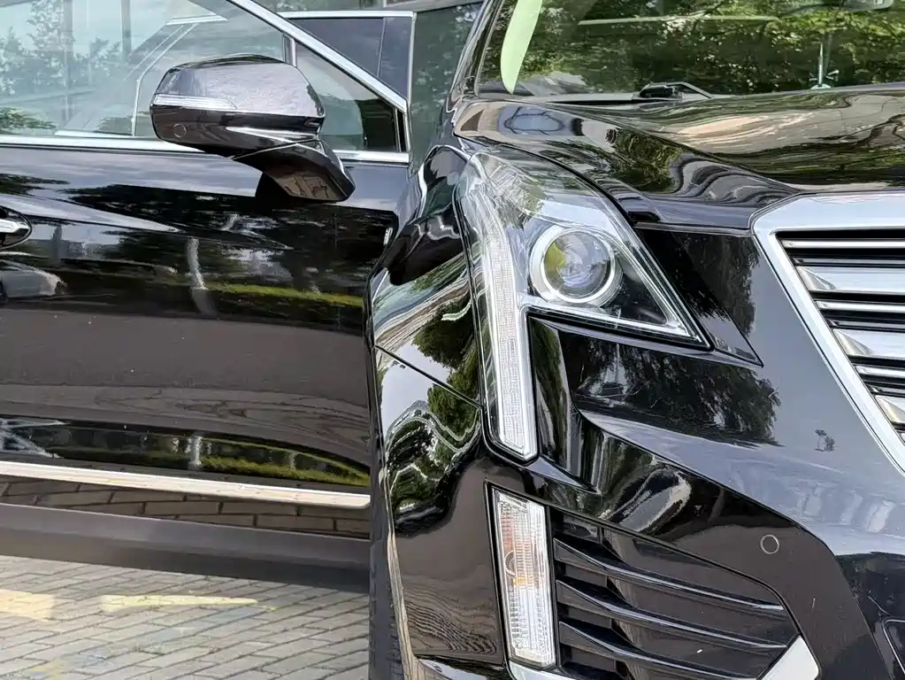 Cadillac XT5 2018 — фото 12