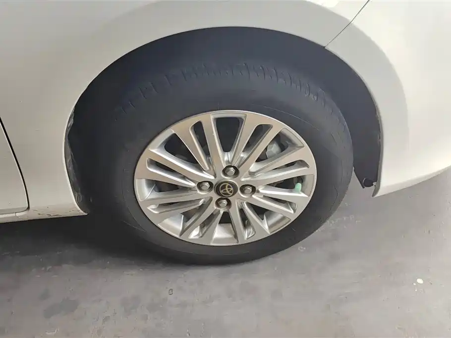 Toyota Yaris L 2017 — фото 6
