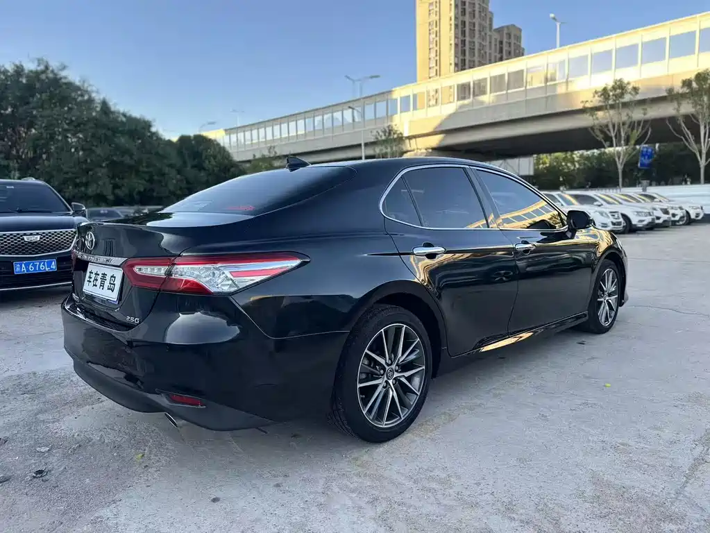 Toyota Camry 2022 — фото 9