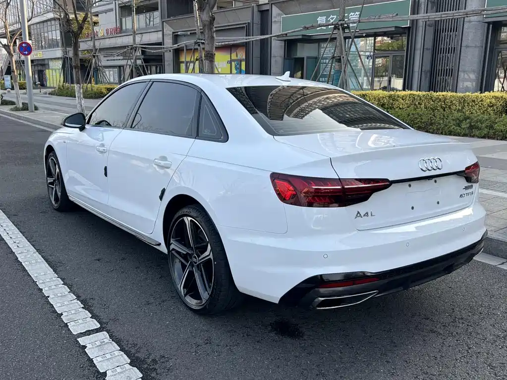 Audi A4L 2024 — фото 14