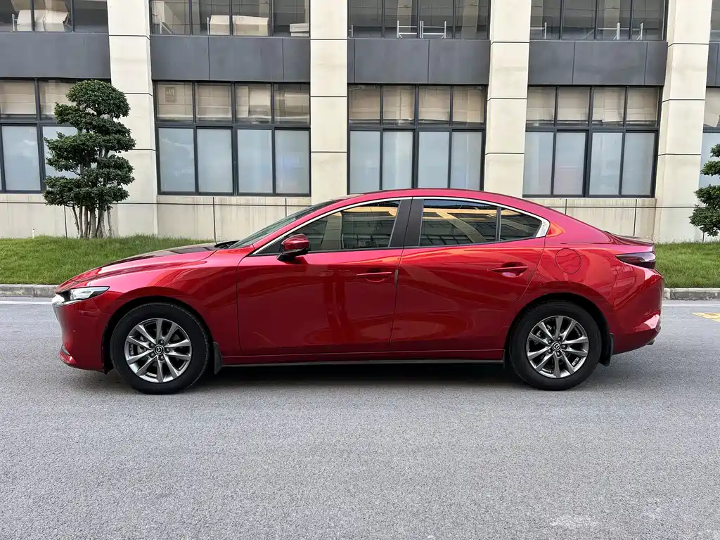 Mazda 3 Axela 2020 — фото 13
