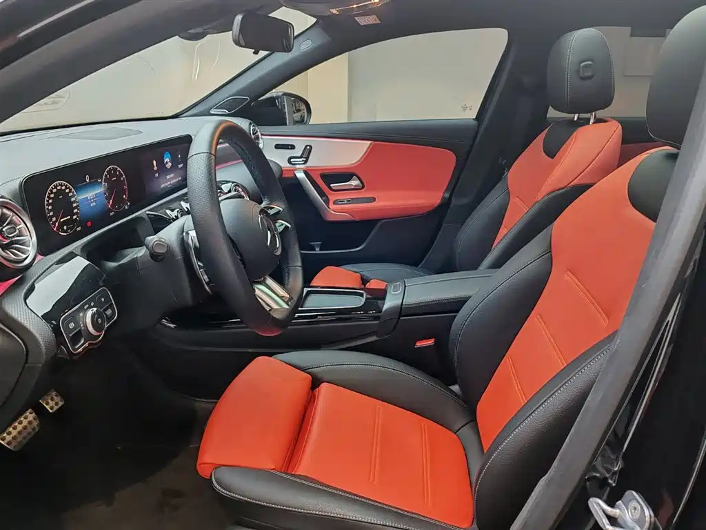 Mercedes-Benz A-Class AMG 2025 — фото 10