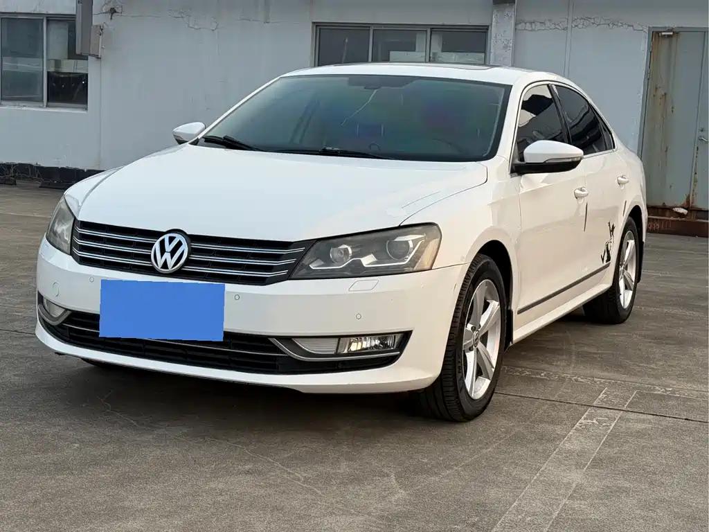 Volkswagen Passat 2015 — фото 1