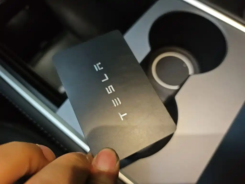 Tesla Model Y 2022 — фото 9