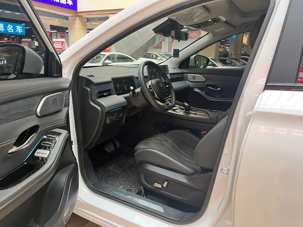 Jetour X90 C-DM 2025 — фото 10