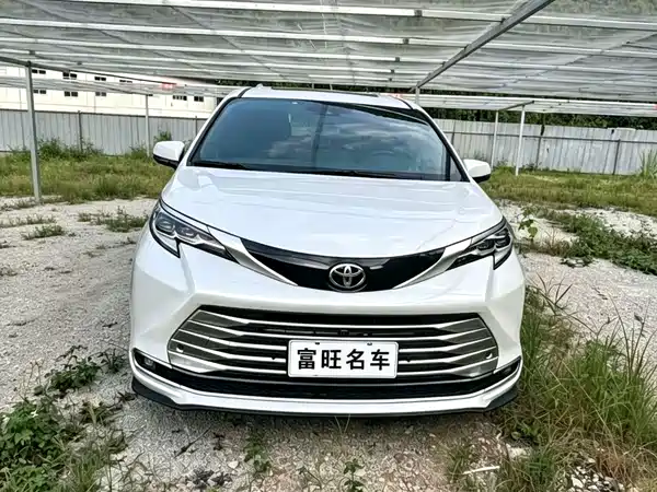 Toyota Sienna 2024