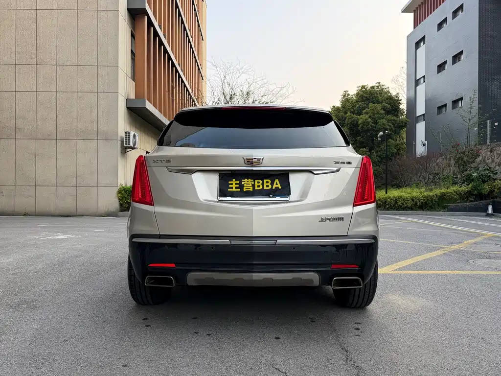 Cadillac XT5 2017 — фото 22