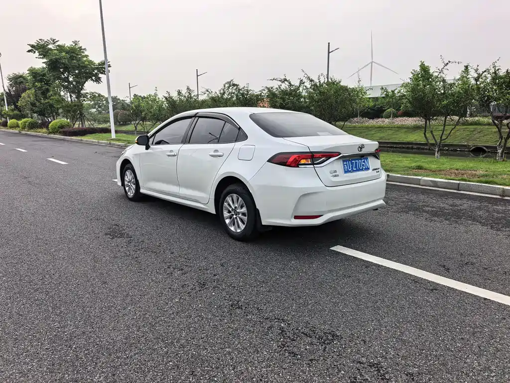 Toyota Corolla 2020 — фото 14