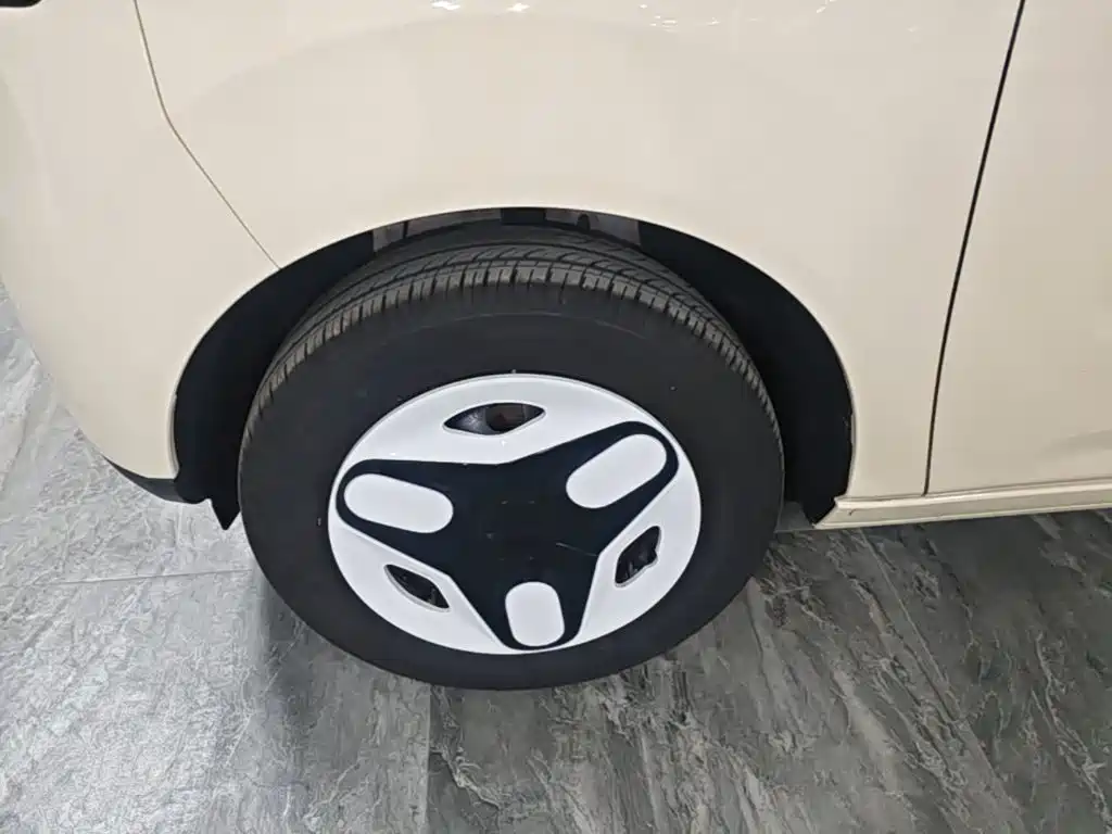 Geely Galaxy Panda 2025 — фото 23
