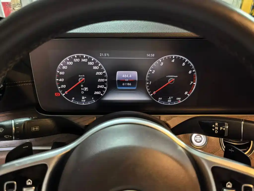 Mercedes-Benz E-Class 2020 — фото 11