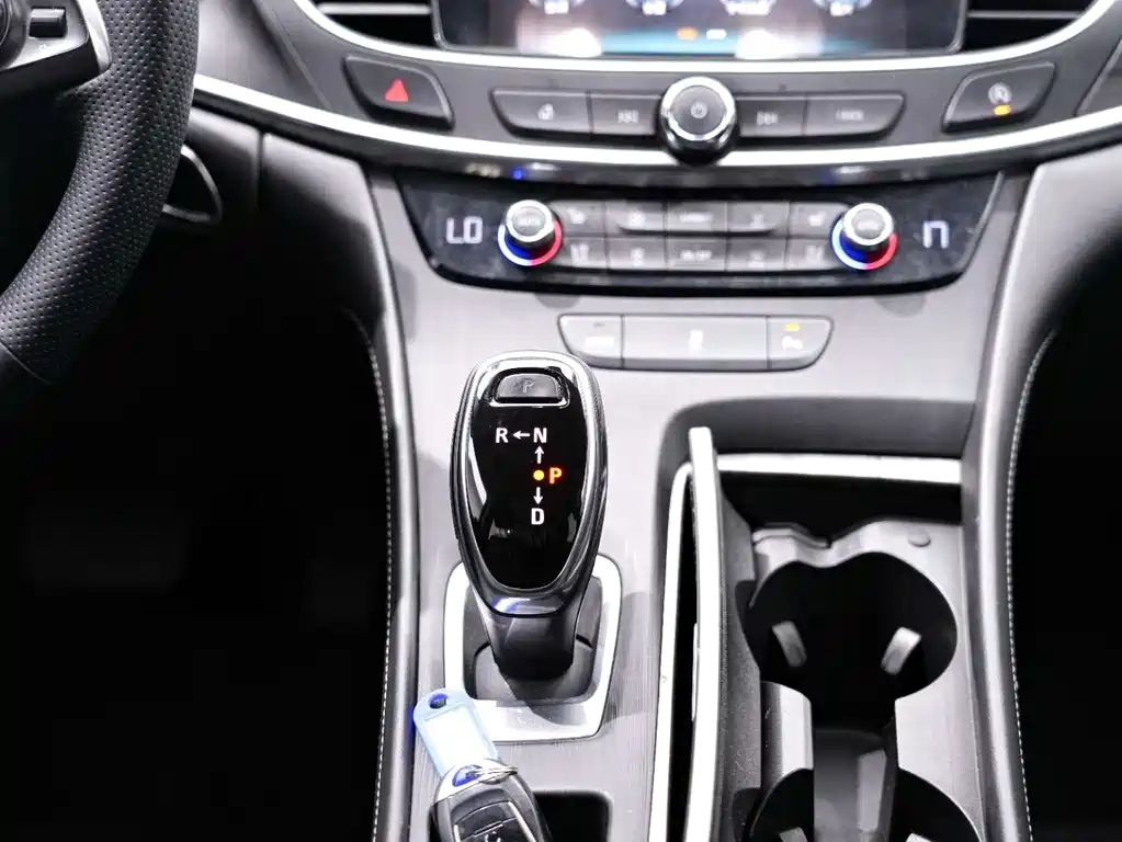 Buick LaCrosse 2018 — фото 23