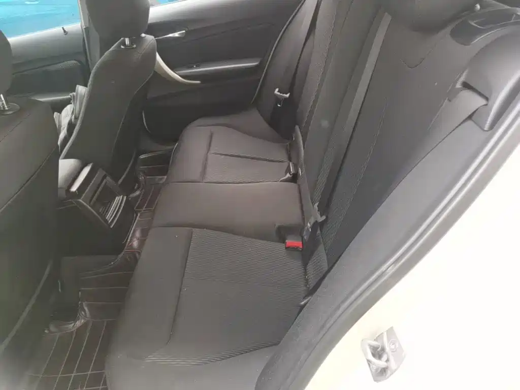 BMW 1 Series 2015 — фото 17