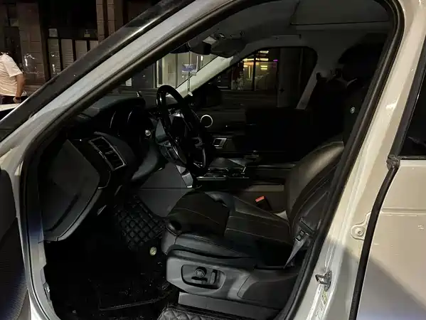 Land Rover Discovery 2018