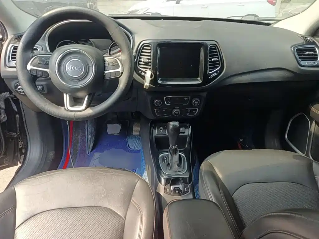 Jeep Compass 2021 — фото 10