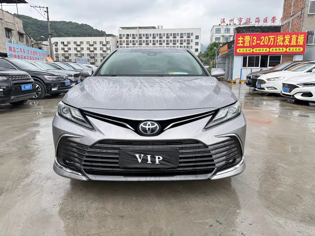 Toyota Camry 2021 — фото 2