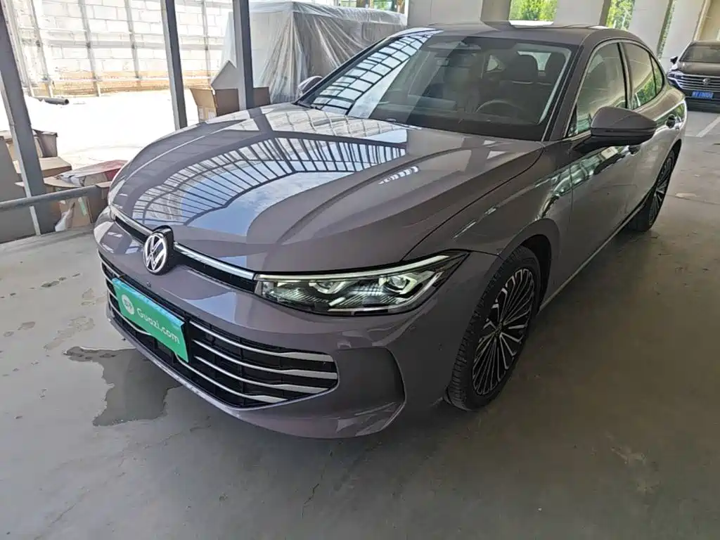 Volkswagen Passat 2025