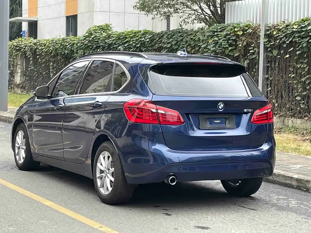 BMW 2 Series Active Tourer 2017 — фото 14