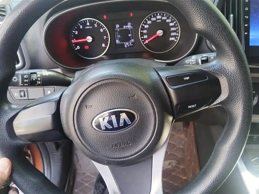 Kia KX3 2016 — фото 15