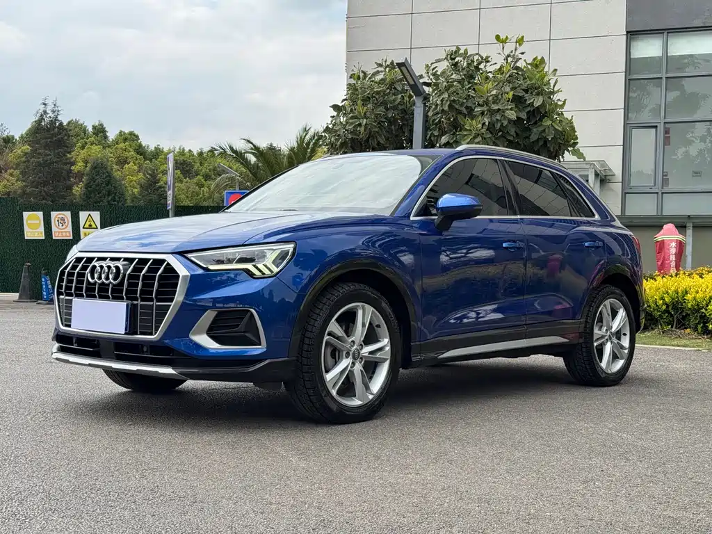 Audi Q3 2020 — фото 1