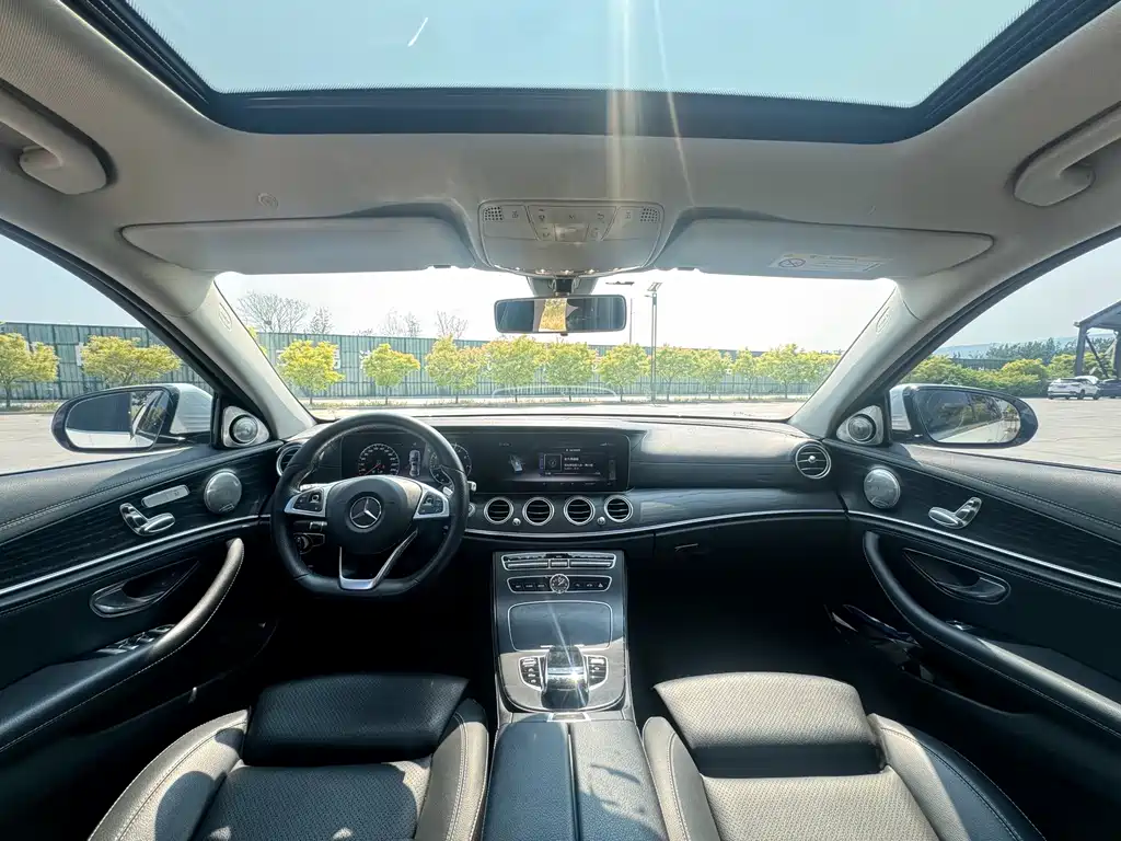 Mercedes-Benz E-Class 2018 — фото 17
