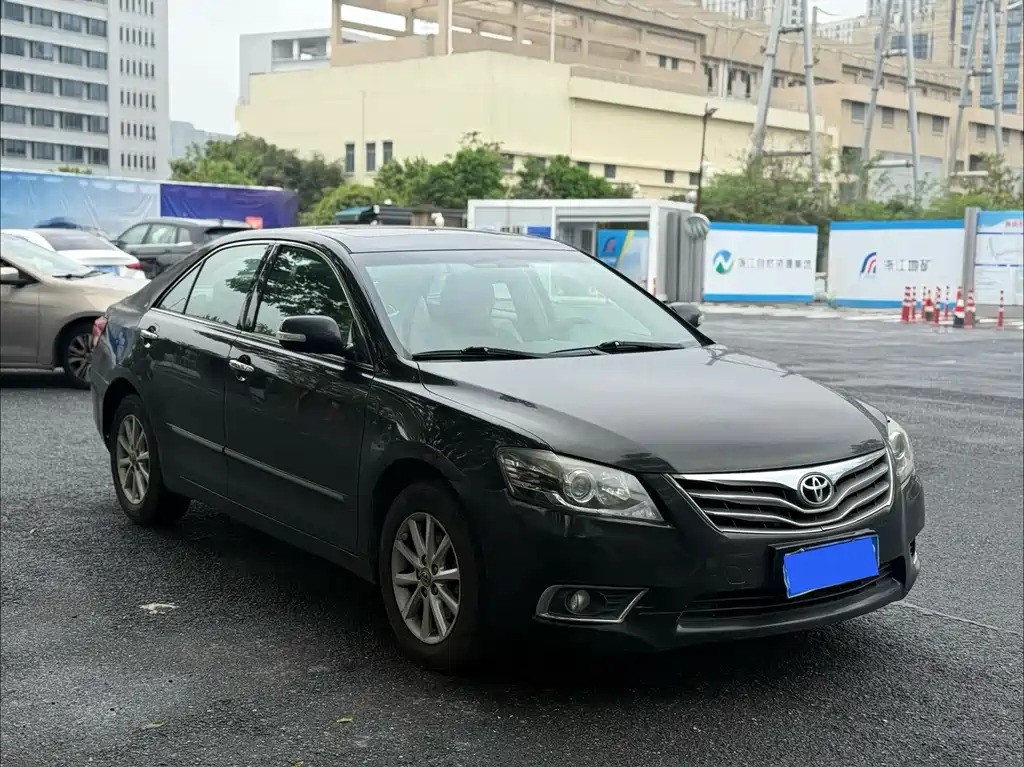 Toyota Camry 2014 — фото 3