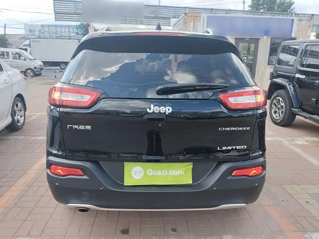 Jeep Cherokee 2018 — фото 6