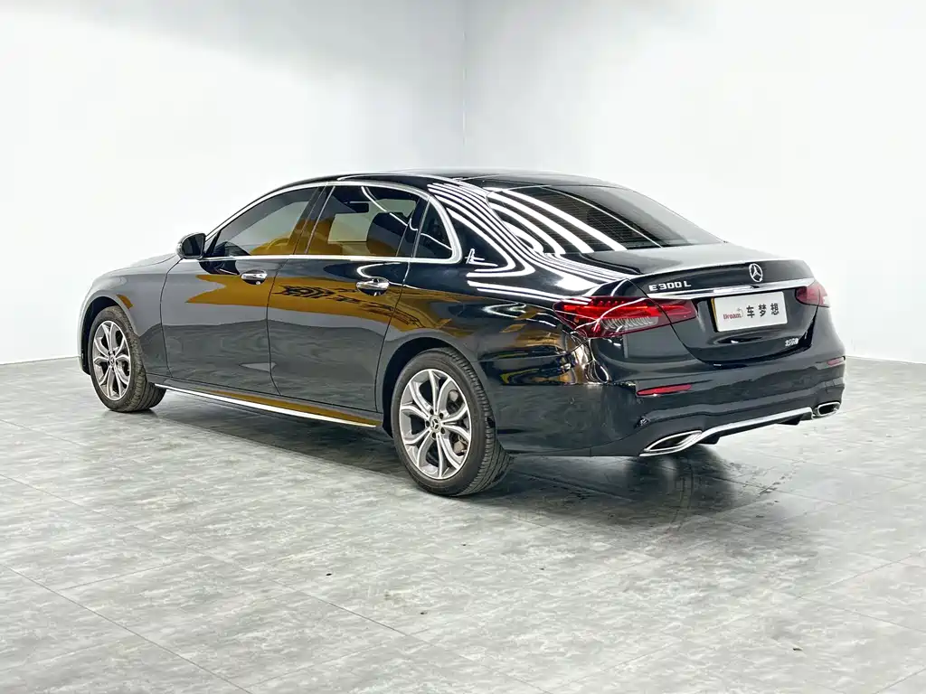 Mercedes-Benz E-Class 2022 — фото 5