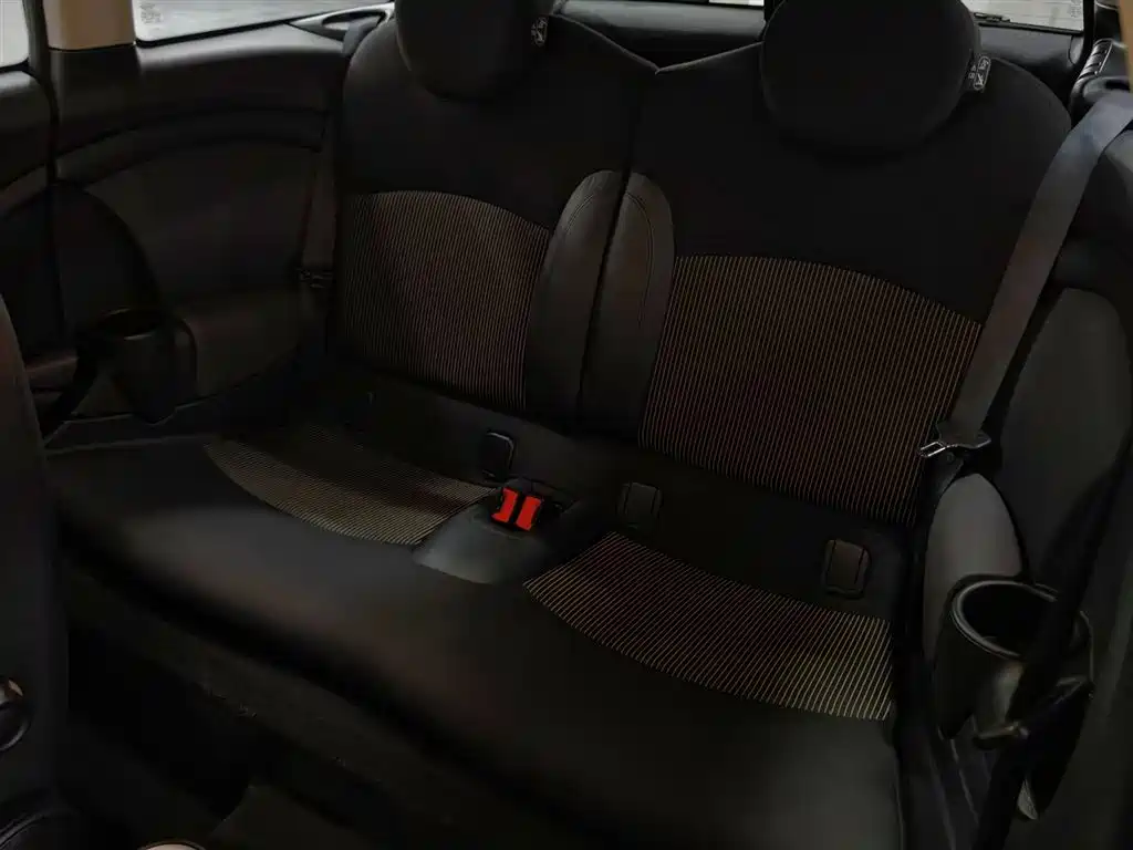 MINI Clubman 2010 — фото 15
