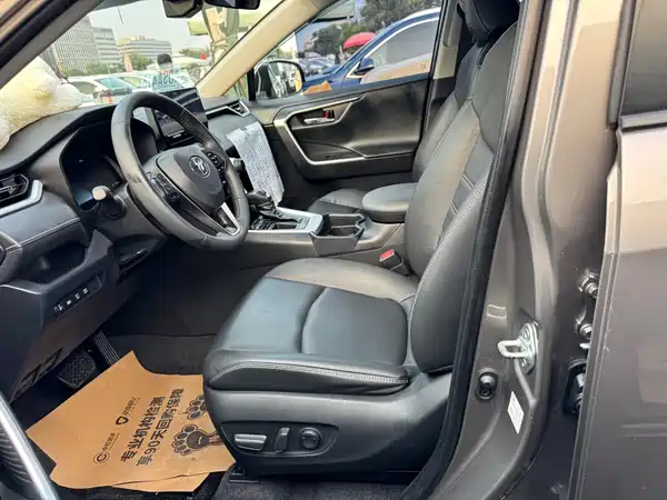 Toyota RAV4 2024