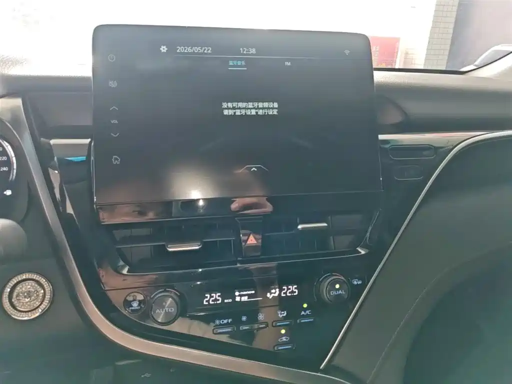 Toyota Camry 2022 — фото 13