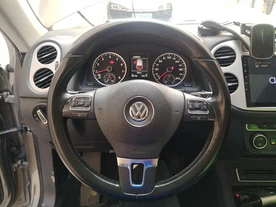 Volkswagen Tiguan 2016 — фото 15