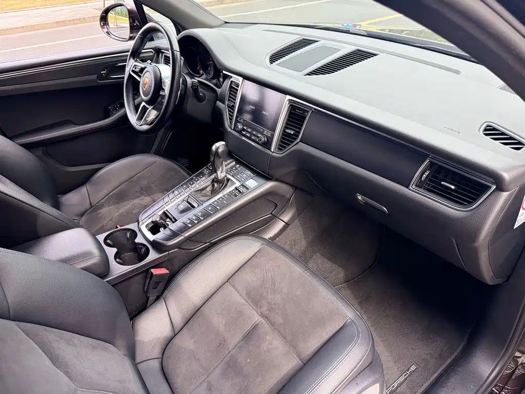 Porsche Macan 2016 — фото 12