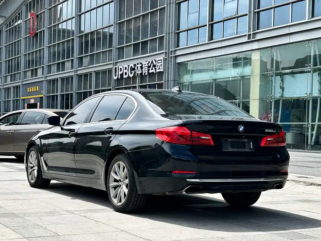 BMW 5 Series 2018 — фото 4