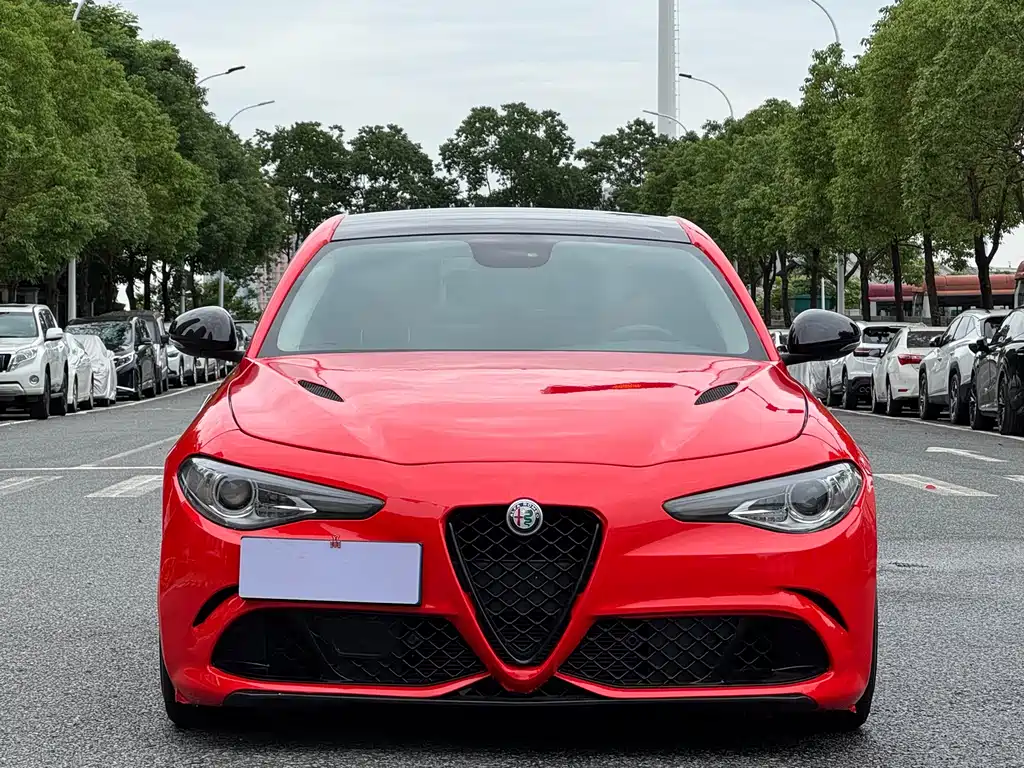 Alfa Romeo Giulia 2017 — фото 2