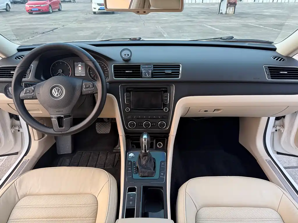 Volkswagen Passat 2015 — фото 12