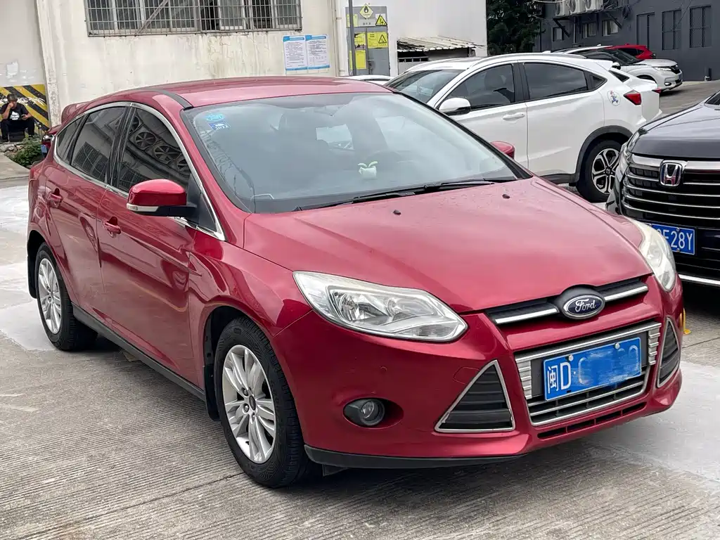 Ford Focus 2014 — фото 3