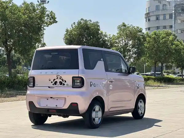 Geely Galaxy Panda 2023