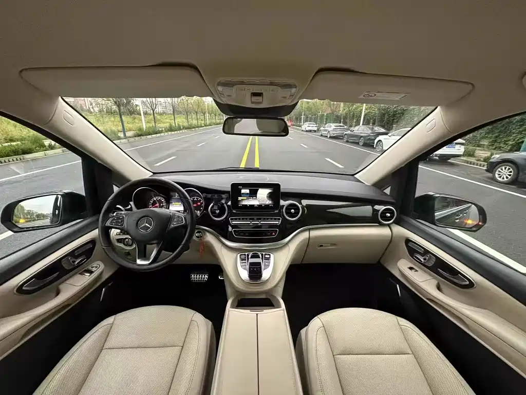 Mercedes-Benz V-Class 2018 — фото 6
