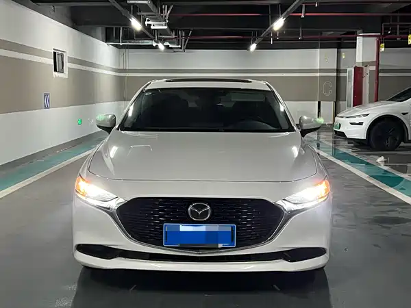 Mazda 3 Axela 2023