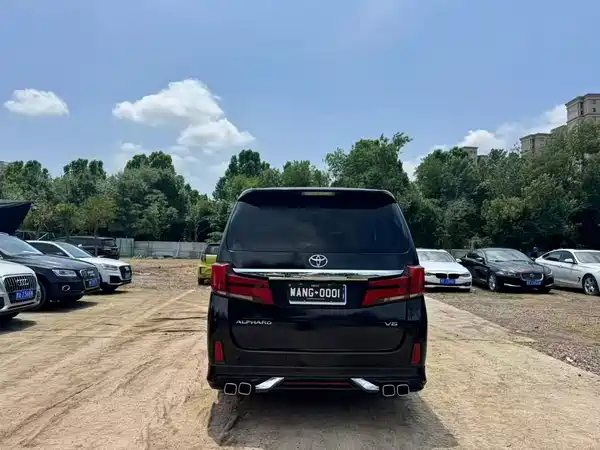 Toyota Alphard 2011
