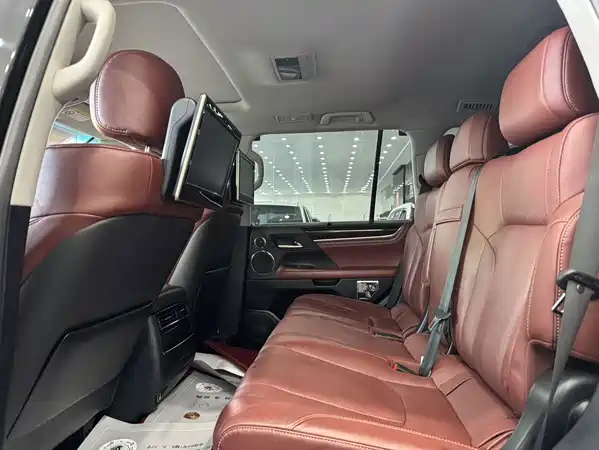 Lexus LX 2016