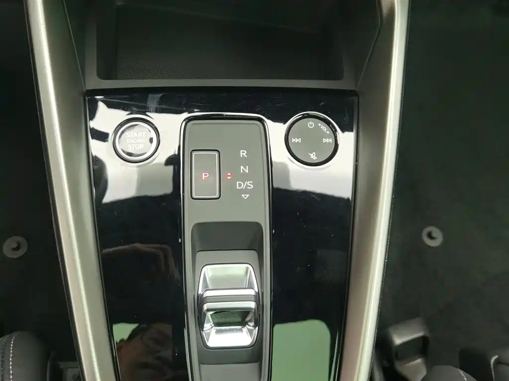 Audi A3 2023 — фото 13