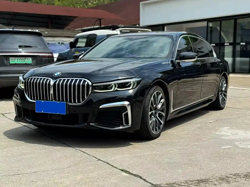 BMW 7 Series 2020 — фото 1