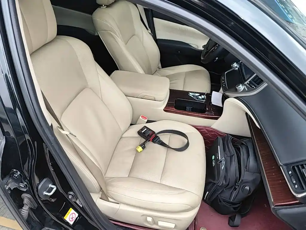 Toyota Crown 2017 — фото 25