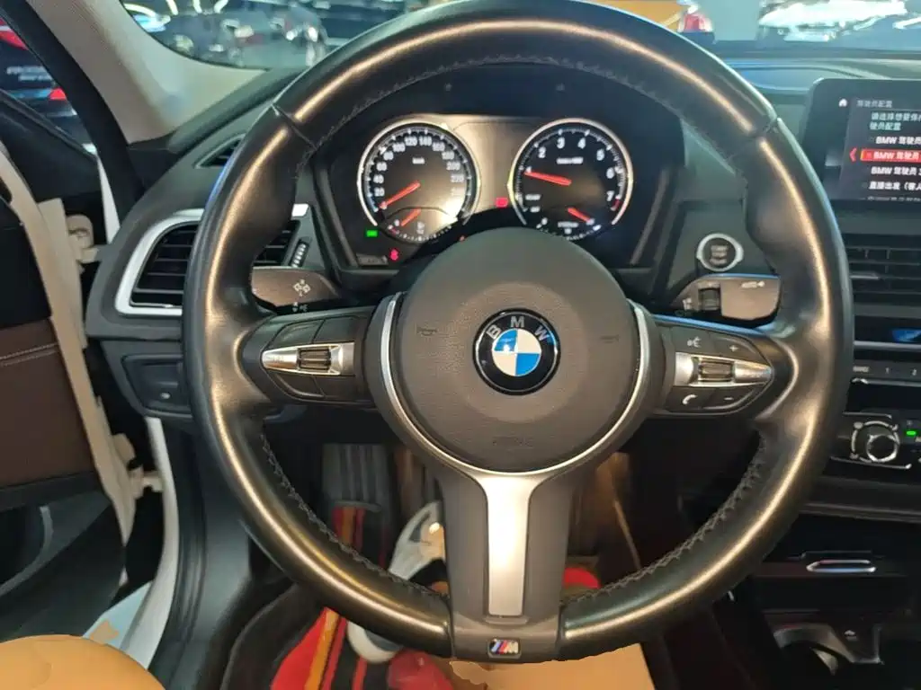BMW 1 Series 2020 — фото 11